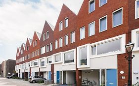 Canal House - Homestay